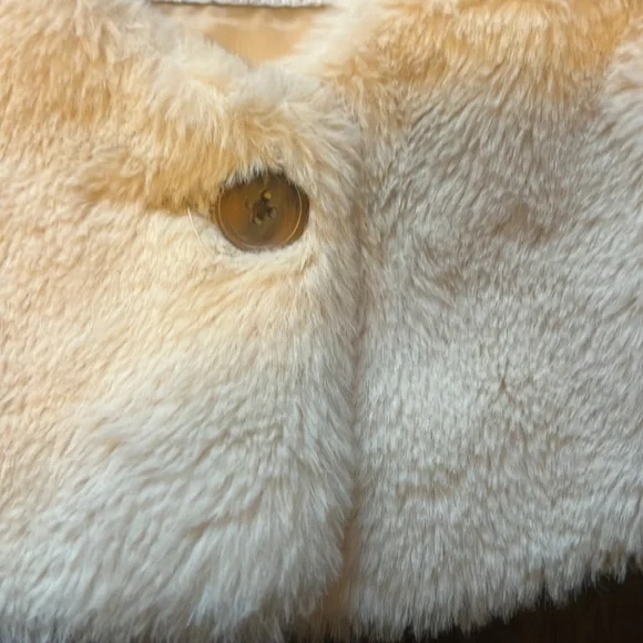 Old Navy Faux Fur Vest - Picture 2 of 3